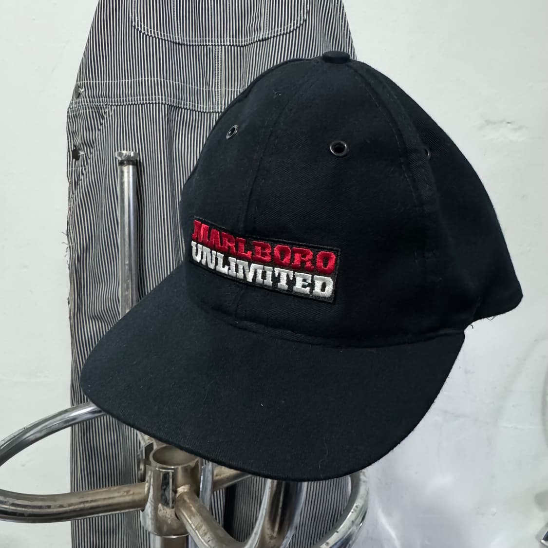 말보로 언리미티드 박스로고 코튼 스트랩 볼캡 상품이미지2