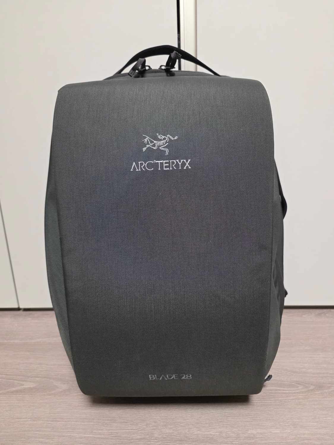 아크테릭스 블레이드 28 Grey 백팩 (Blade 28 Backpack 상품이미지1