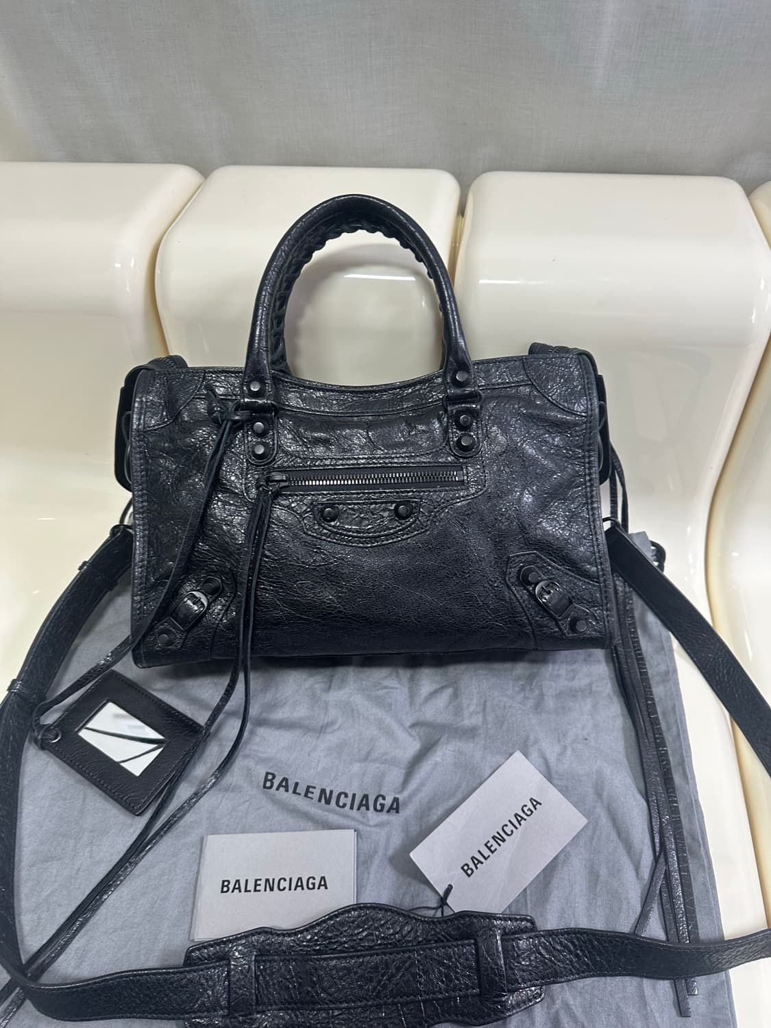 [A+ 정품] 발렌시아가 시티 모터백 스몰 블랙 상품이미지5