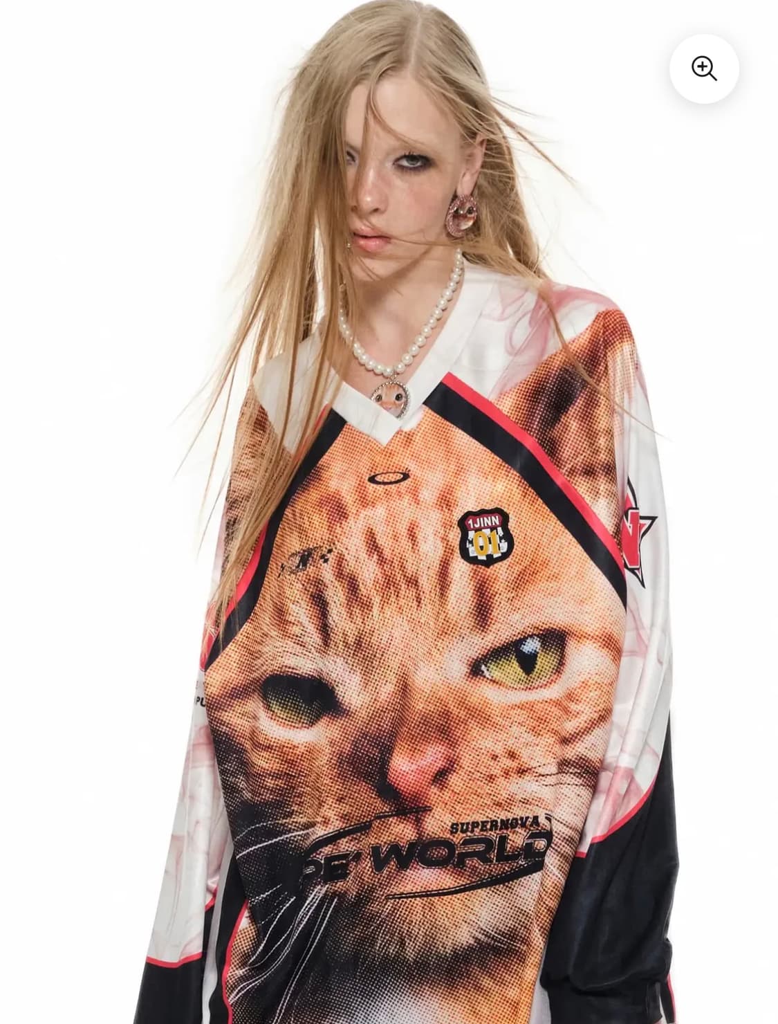 1jinn studio 원진 스튜디오 고양이 새틴 브이넥 탑 상품이미지1