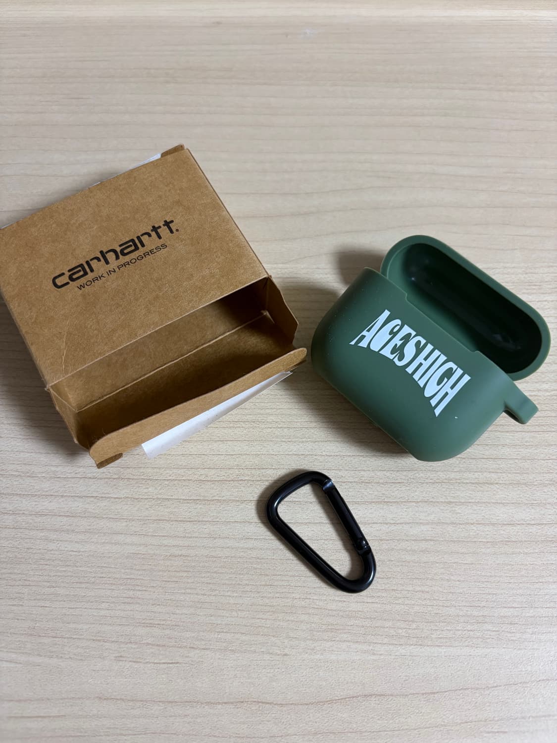 칼하트 WIP 그린 ACES 에어팟3세대 케이스 상품이미지3