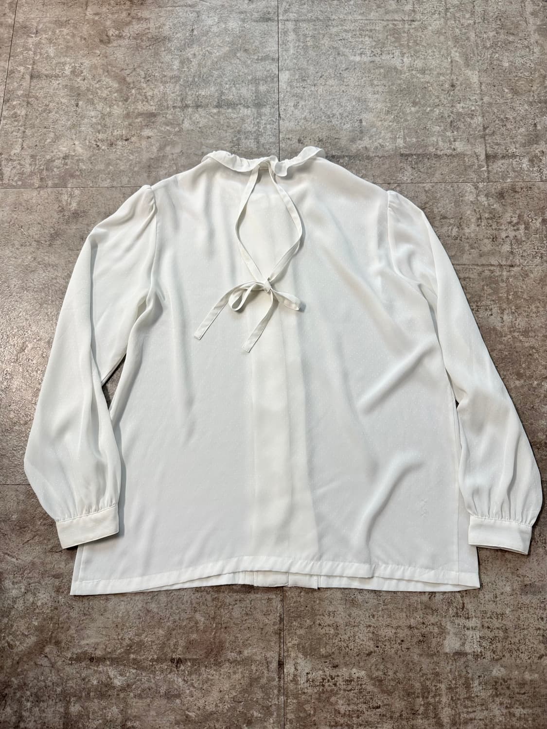 프릴 리본 타이넥 도트 패턴 블라우스 상품이미지9