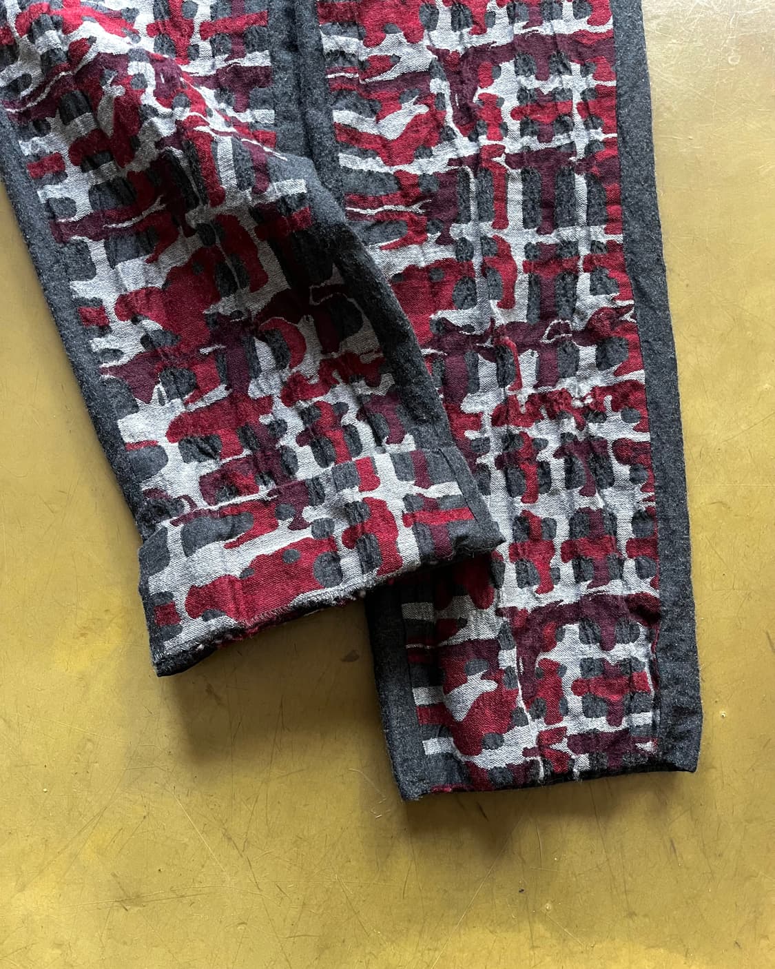 ISSEY MIYAKE A-POC INSIDE Wool Trouser 상품이미지5