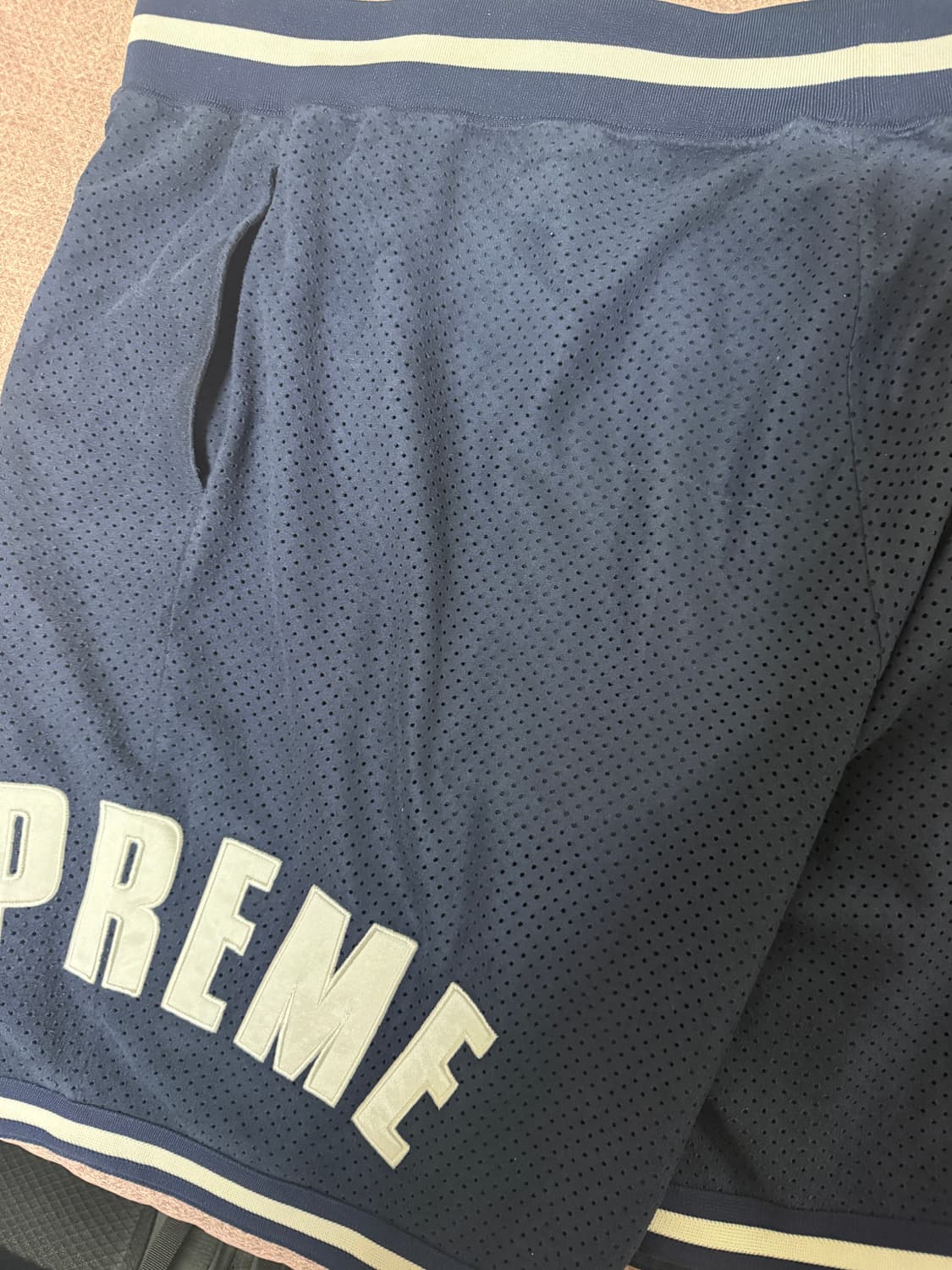 슈프림 울트라스웨이드 메쉬 쇼츠 XL 상품이미지1