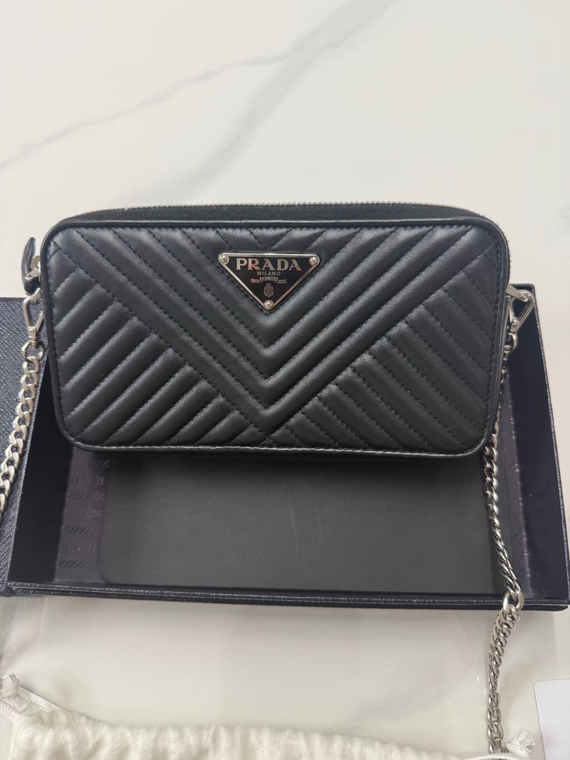 프라다 다이어그램 크로스백(정품) 상품이미지1