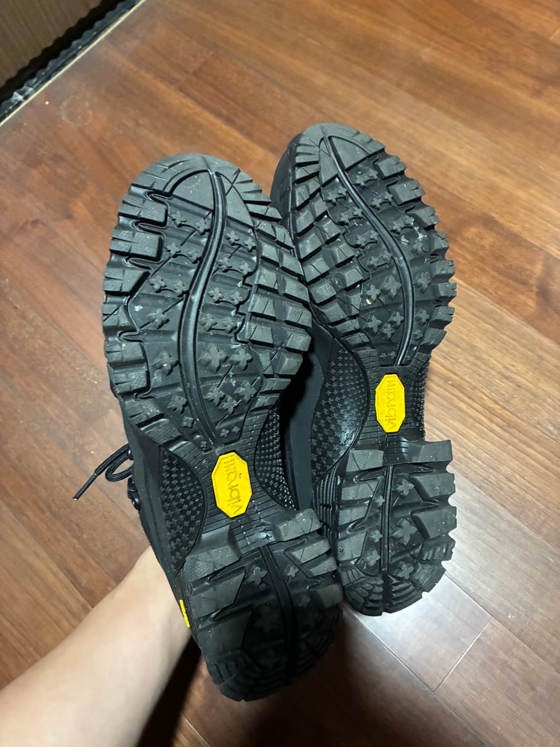 로스트가든 X 코오롱스포츠 톤 블랙 상품이미지3