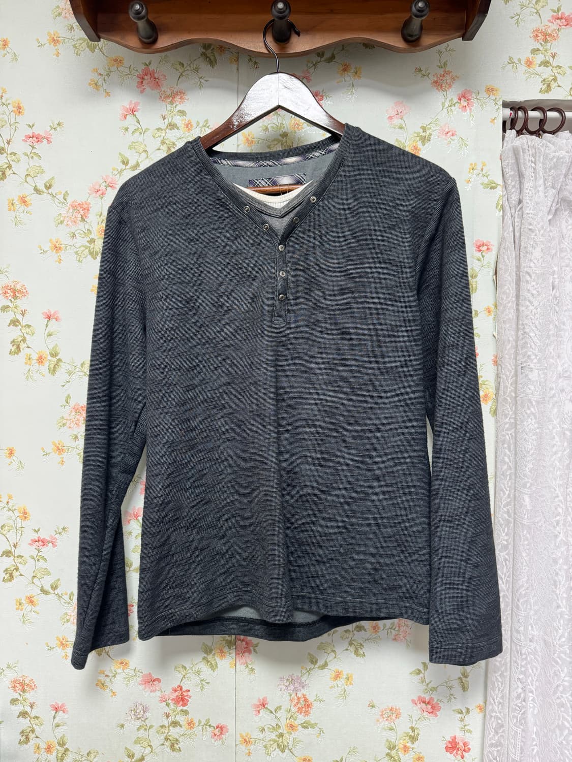 챠콜 레이어드 헨리넥 슬리브 상품이미지1