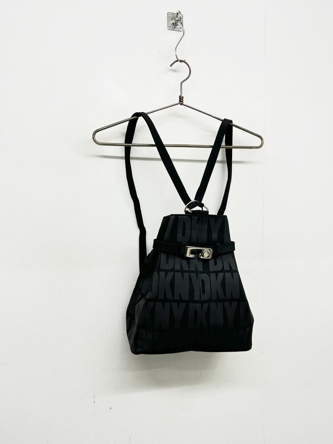 Y2K DKNY 로고 레터링 미니백팩 상품이미지1