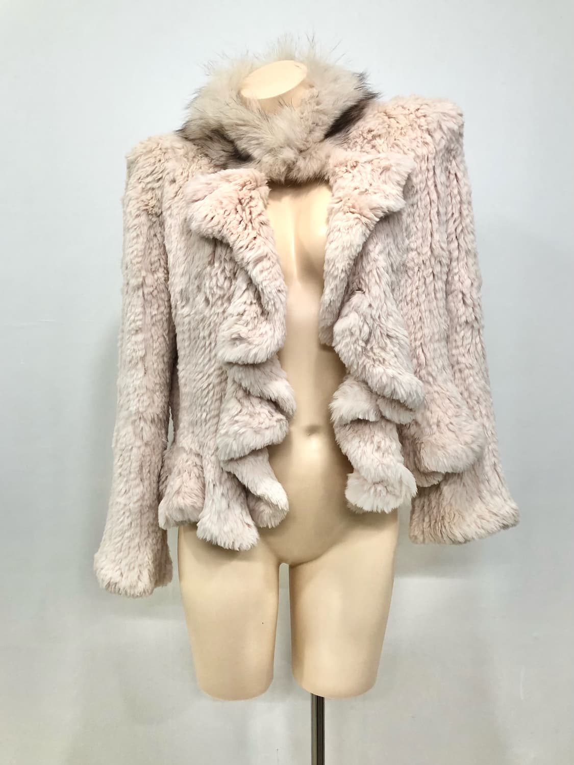 soft pink rabbit fur jacket with trim 상품이미지1