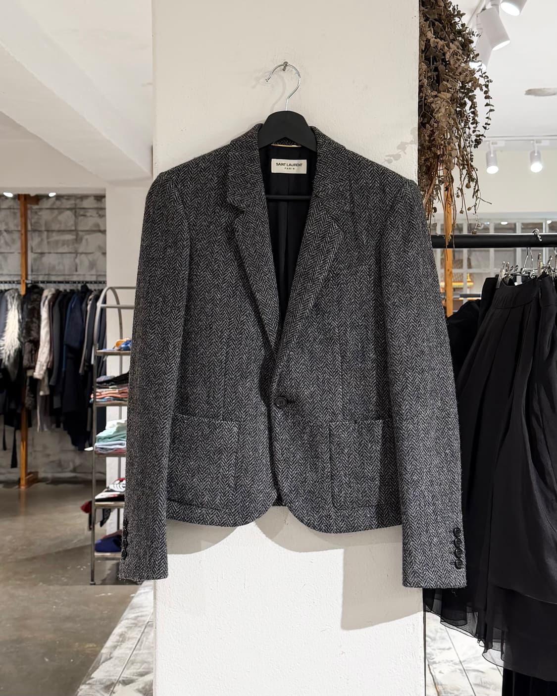생로랑 차콜 헤링본 투 포켓 울 블레이저 상품이미지1