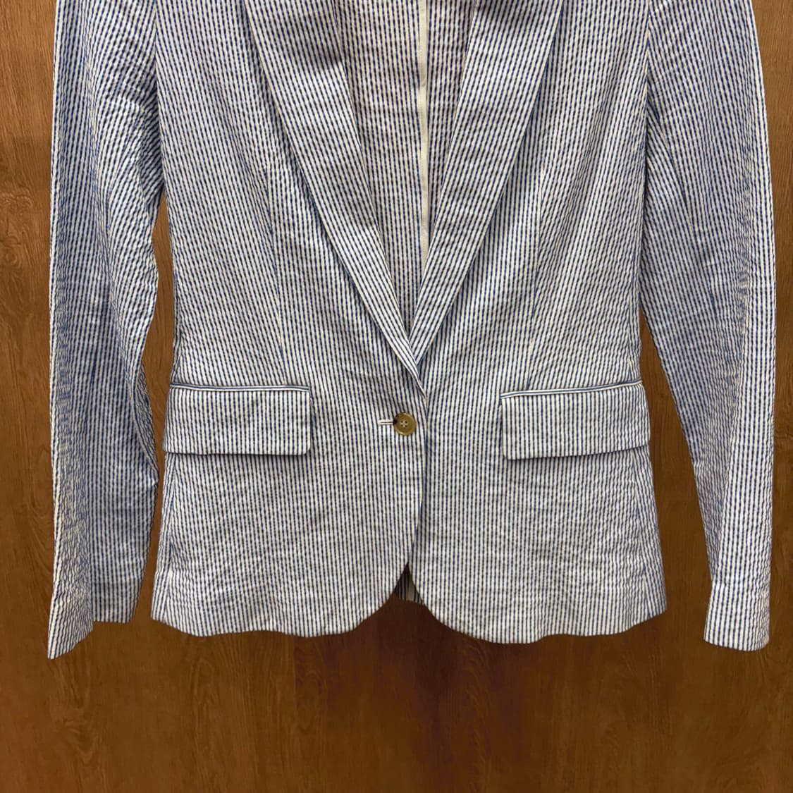 띠어리 코튼 스트레치 테일러드 자켓 블루 스트라이프 패턴 디테일 화이트 상품이미지5