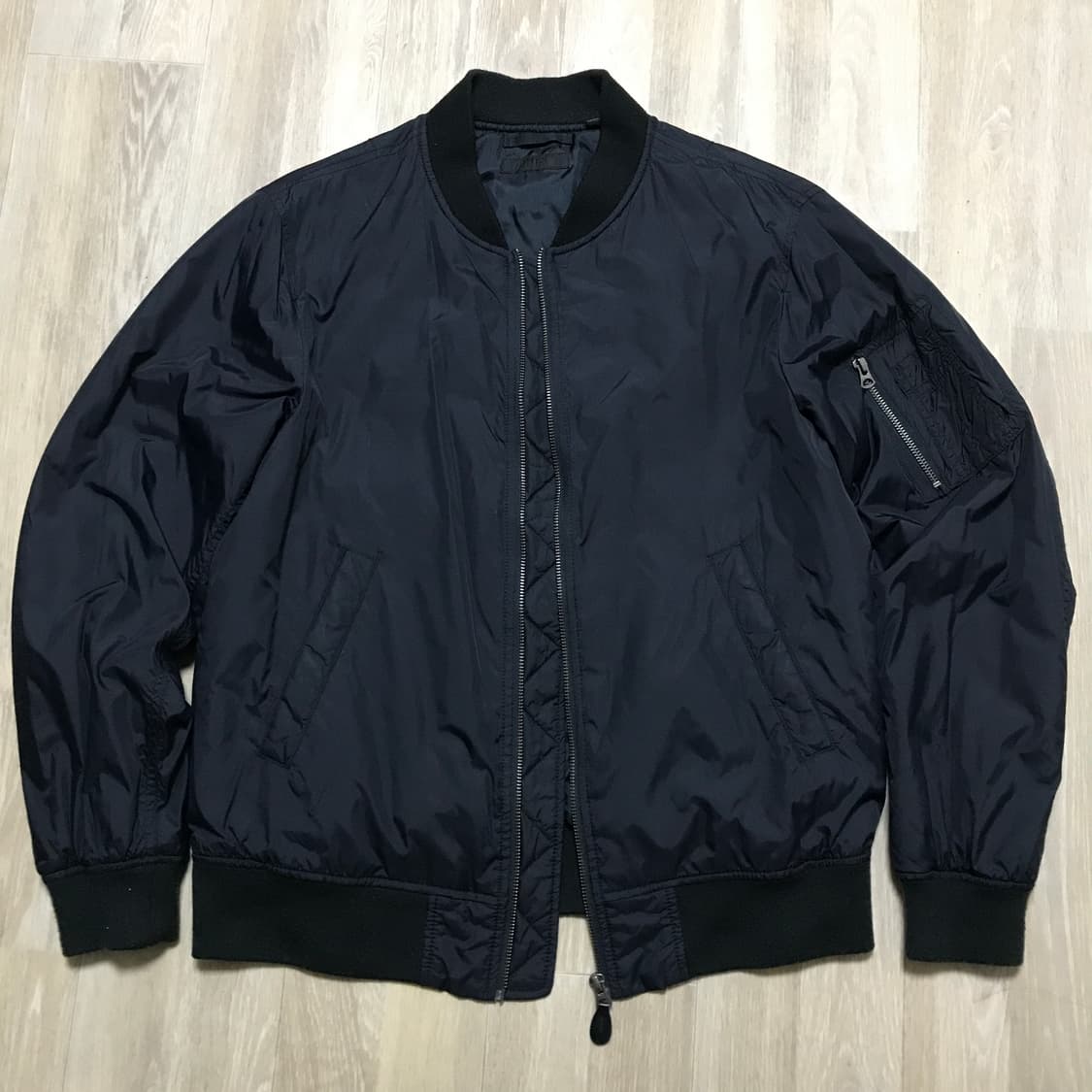 유니클로 ma-1 봄버 항공점퍼 L사이즈 블랙 상품이미지1