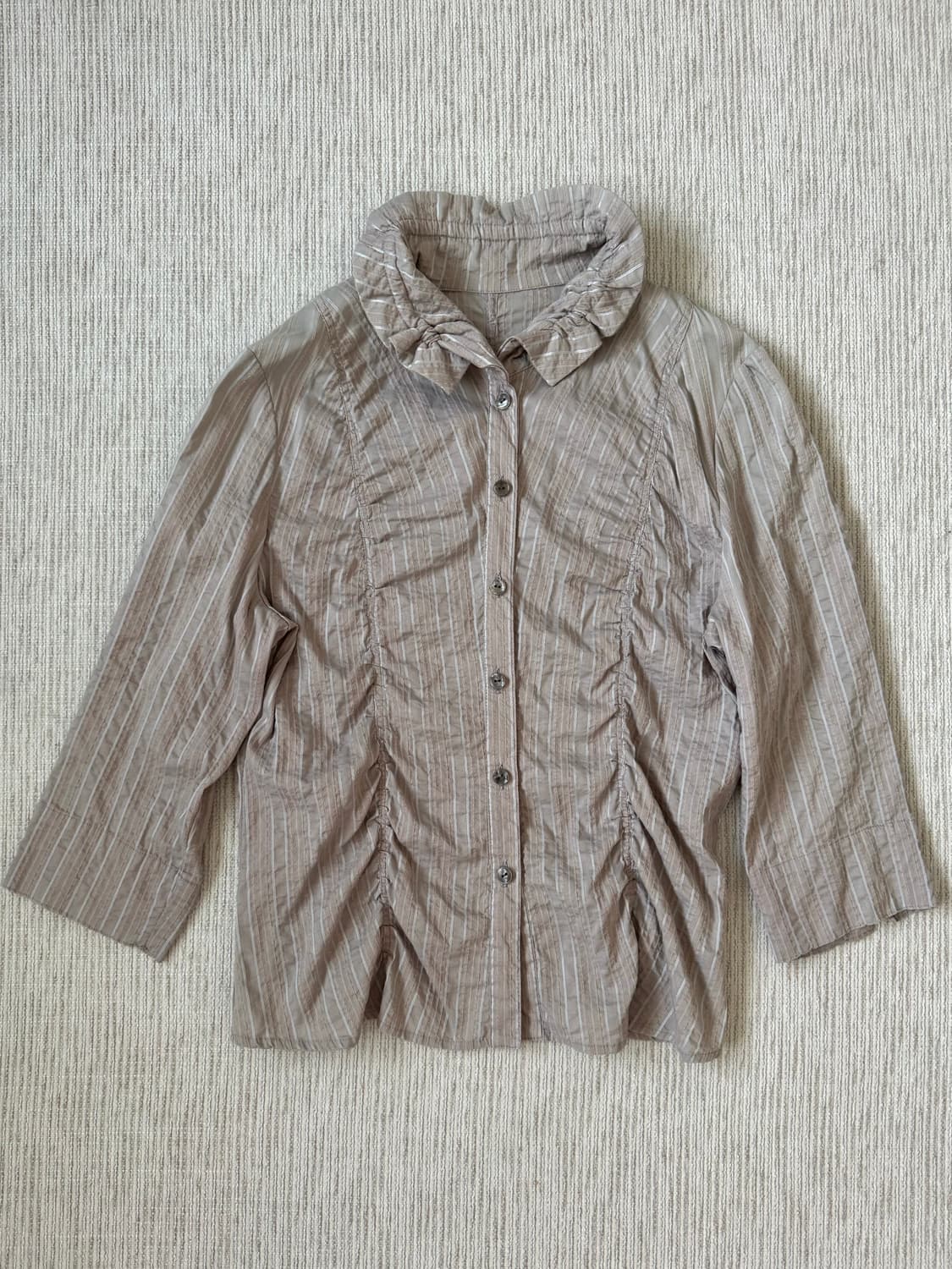 일본브랜드 노아게(noa-ge) 셔링 스트라이프 셔츠 상품이미지1