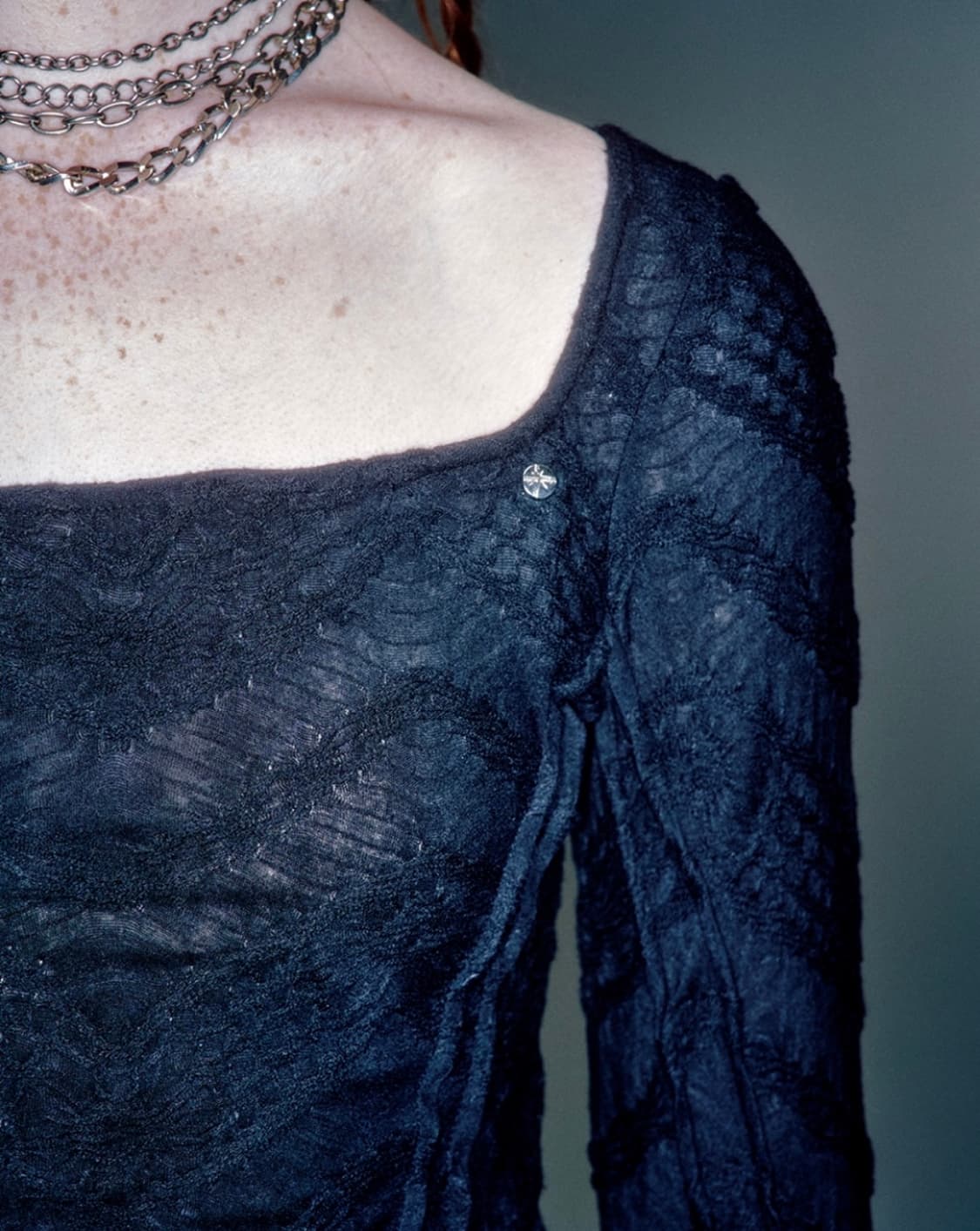 Vacant archive 베이컨트아카이브 베티 스퀘어넥 롱슬리브탑 상품이미지2