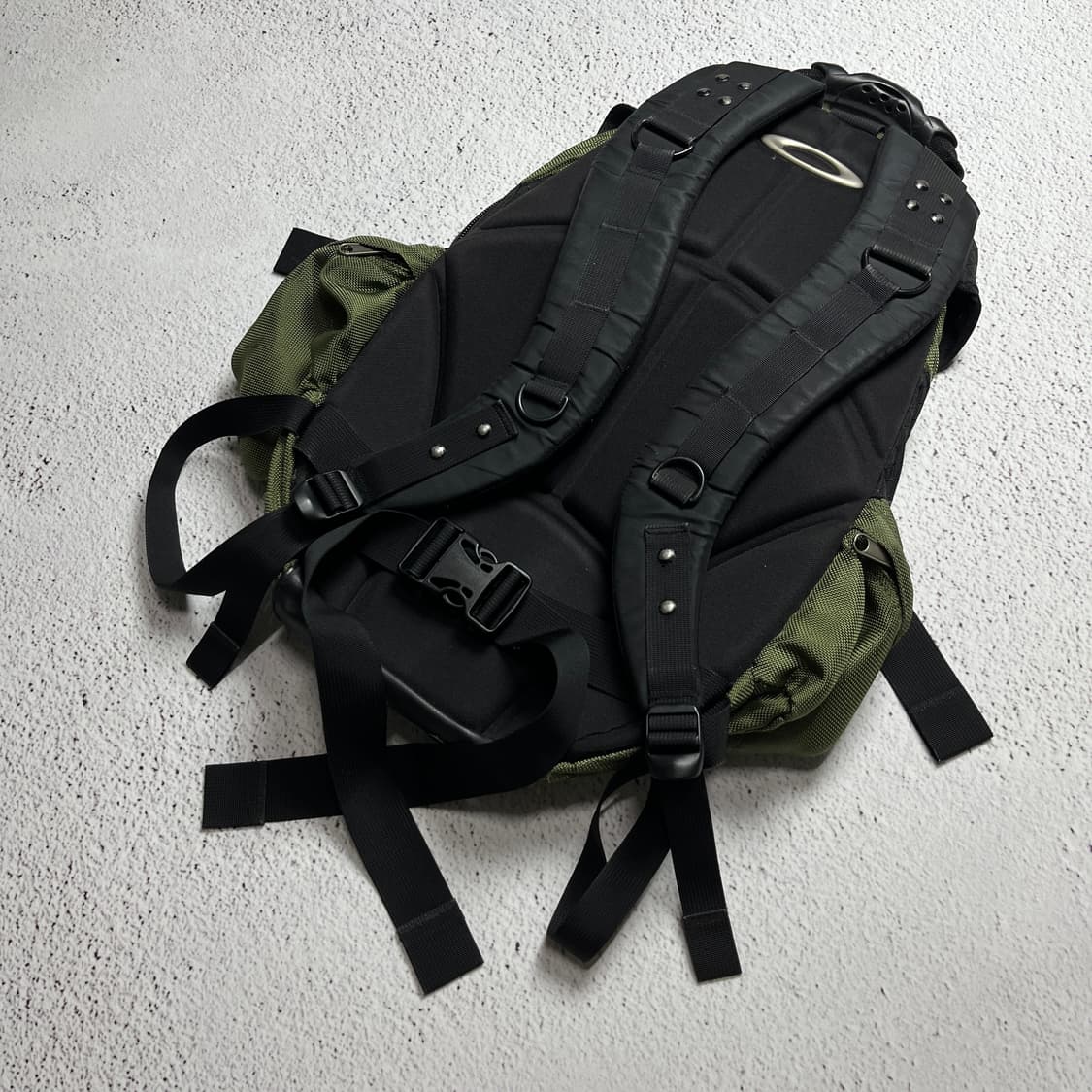 Vintage 00s Oakley Icon Backpack 2.0 상품이미지8