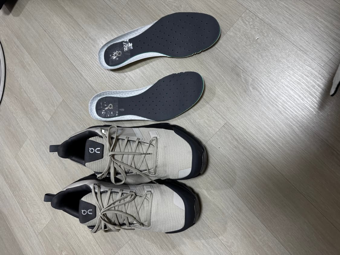 [295] 온 러닝 클라우드원더 워터프루프 샌드 블랙 상품이미지2