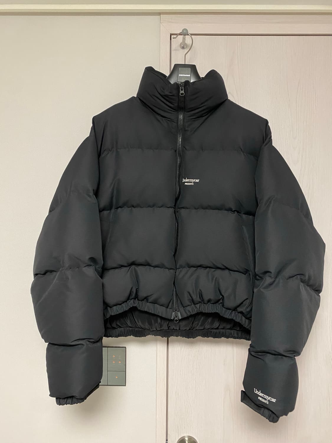 1) 언더마이카 무.15 안티 Fxxking 로고 플레이 크롭 패딩 상품이미지3