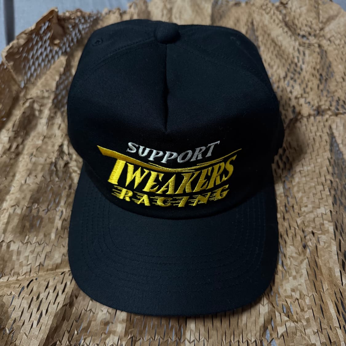 [OS]프리휠러스 "TWEAKERS" 데솔레이션 로우 샵 한정 자수 볼캡 상품이미지1