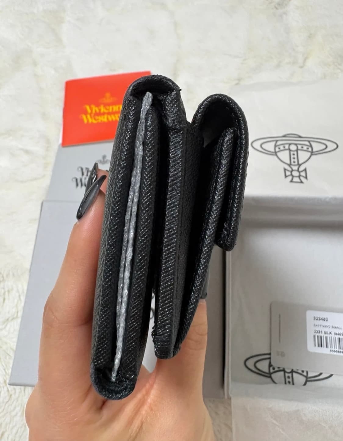 비비안웨스트우드 블랙 사피아노 반지갑 상품이미지4