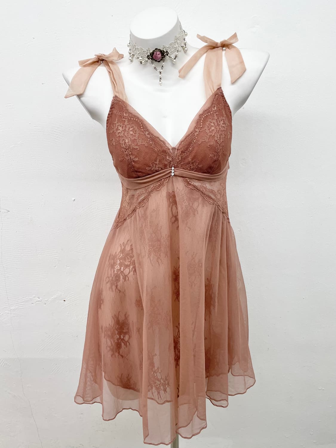 에블린 시어 레이스 리본 슬립 상품이미지1