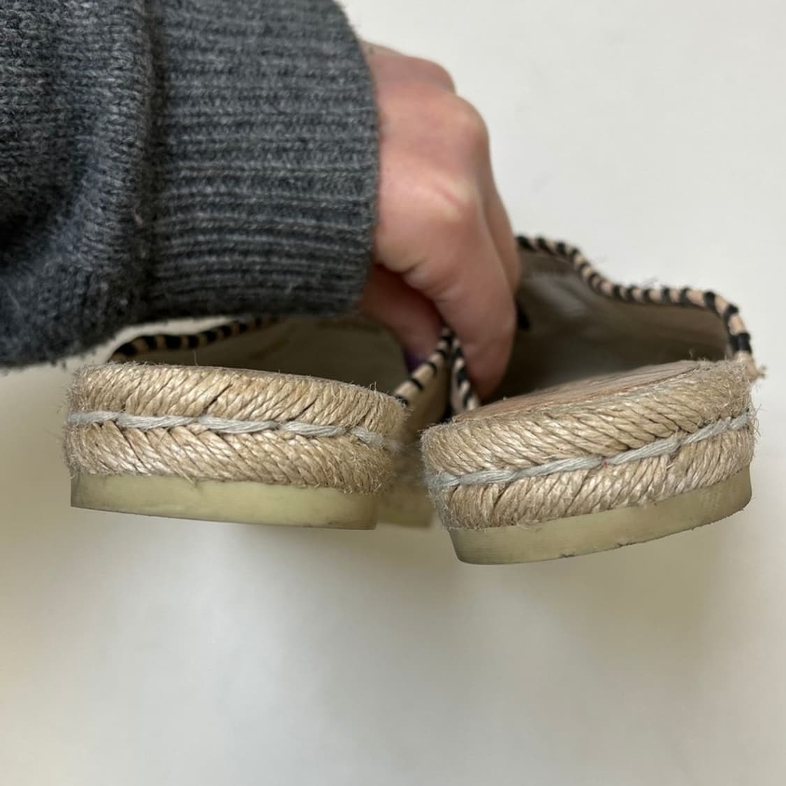 구찌 GG 자수 가죽 메스파드리유 슬립온 38 상품이미지5