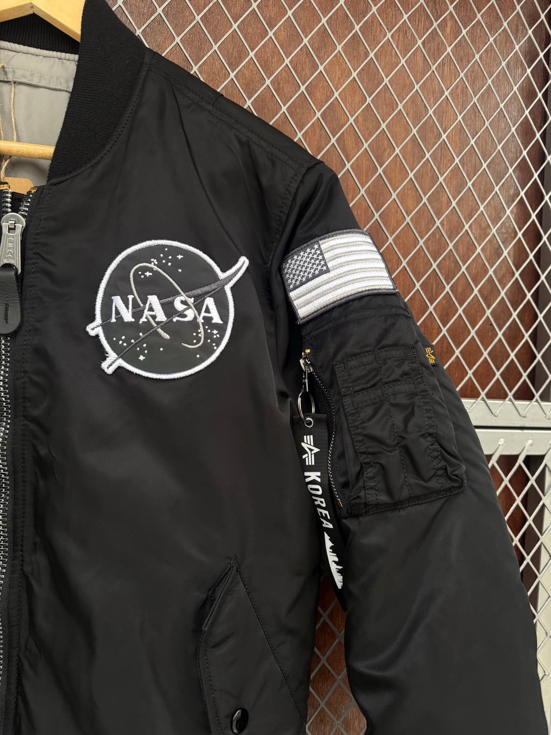 알파인더스트리 나사 NASA MA-1 블랙 리버시블 봄버 항공자켓 S 상품이미지2
