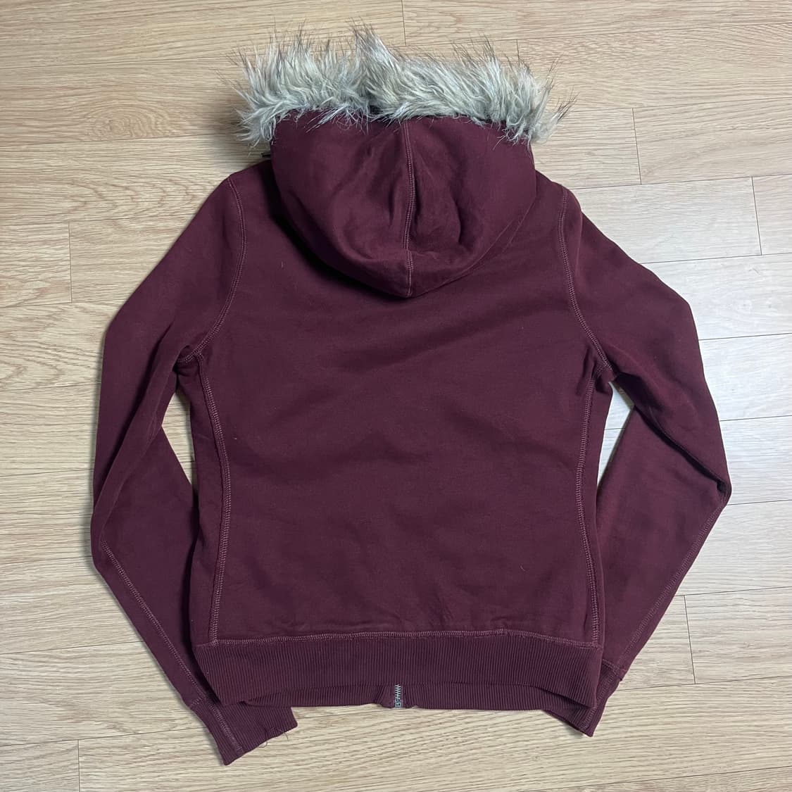 Abercrombie Deep Burgundy Wolf. Hooded z 상품이미지2