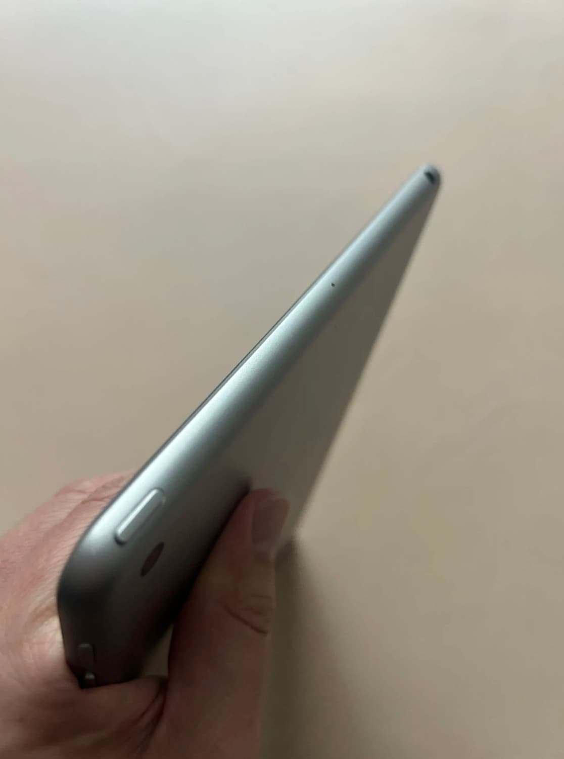 아이패드 5세대 32GB WiFi A1822 초기화완료 상품이미지2