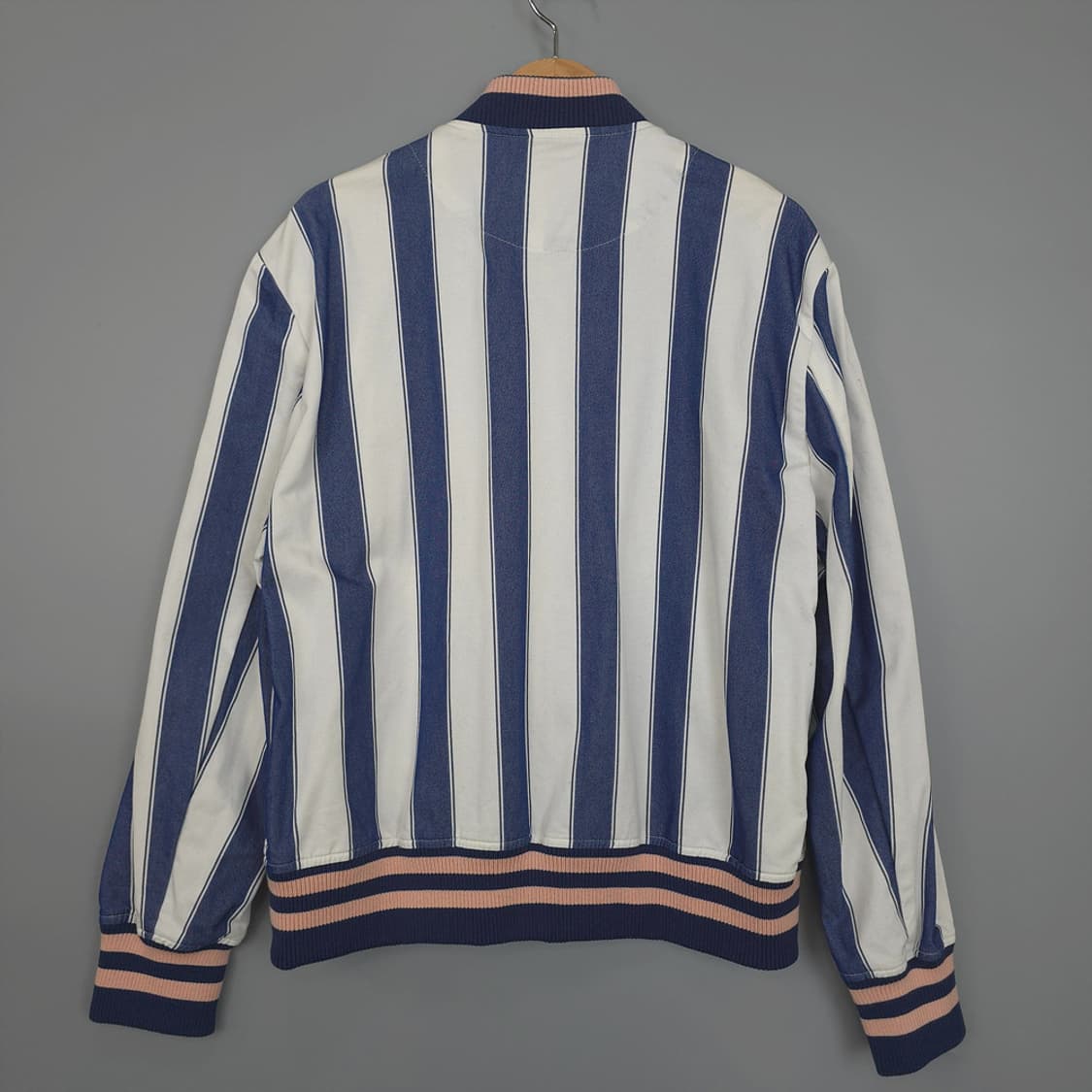 게스 GUESS 오리지널 스트라이프 항공점퍼 블루 M 상품이미지3