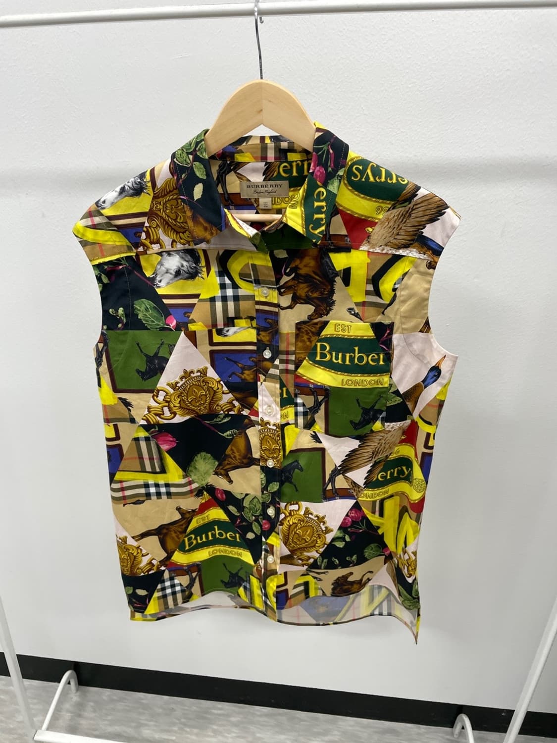 여) 버버리 신형 아카이브 민소매 셔츠 상품이미지4