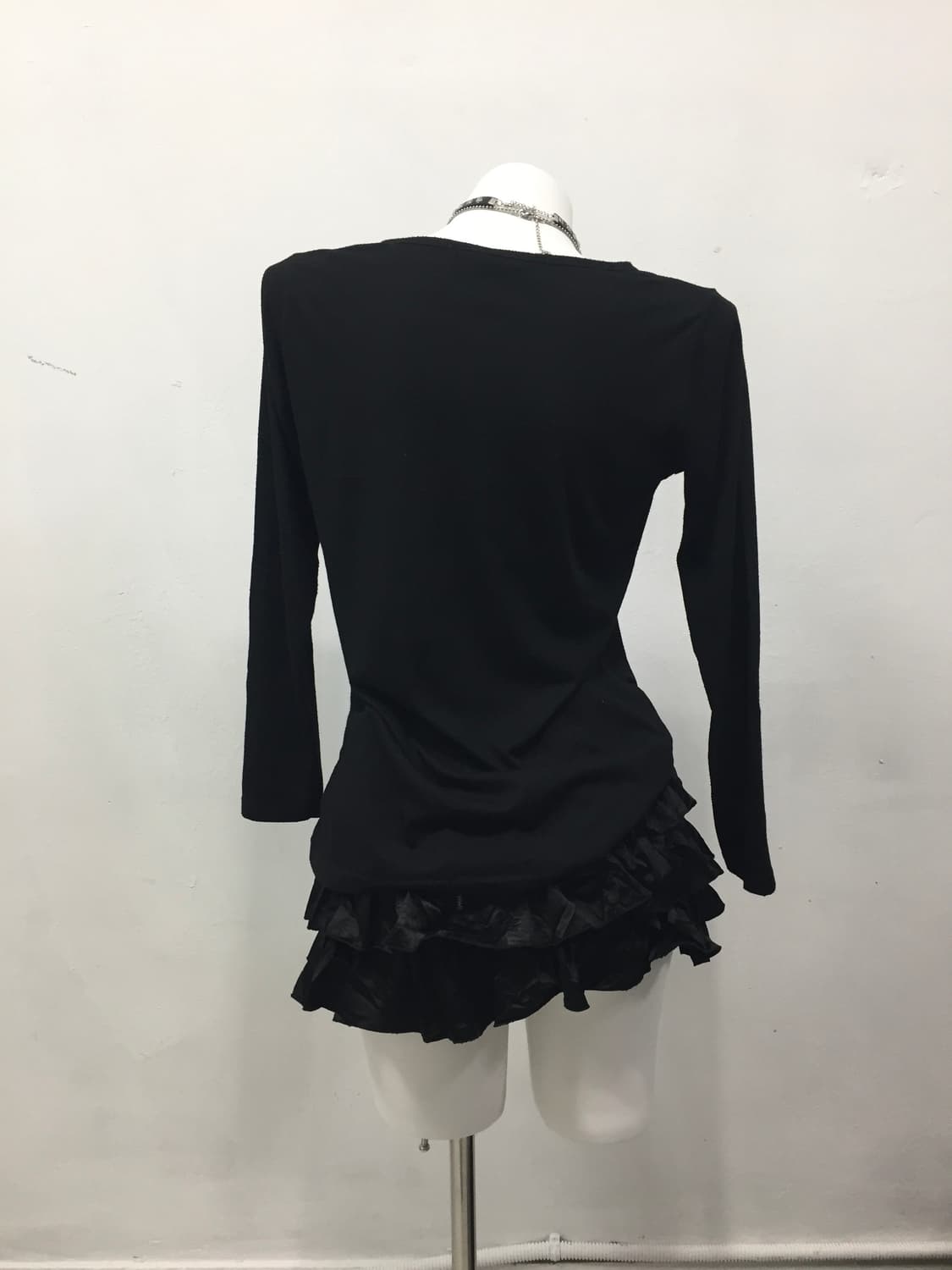 [PENDORA] 펜도라 펑크 레터링 글리터 롱슬리브 상품이미지4