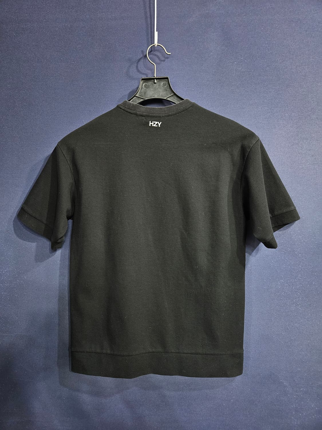 헤지스 블랙 남성 세미오버핏 95 반팔티  상품이미지2