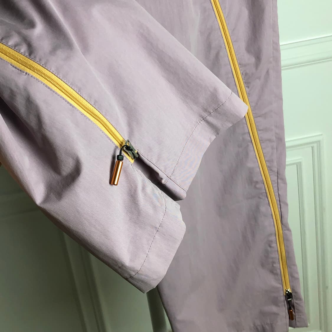 아크네 지퍼 트랙 팬츠 상품이미지7