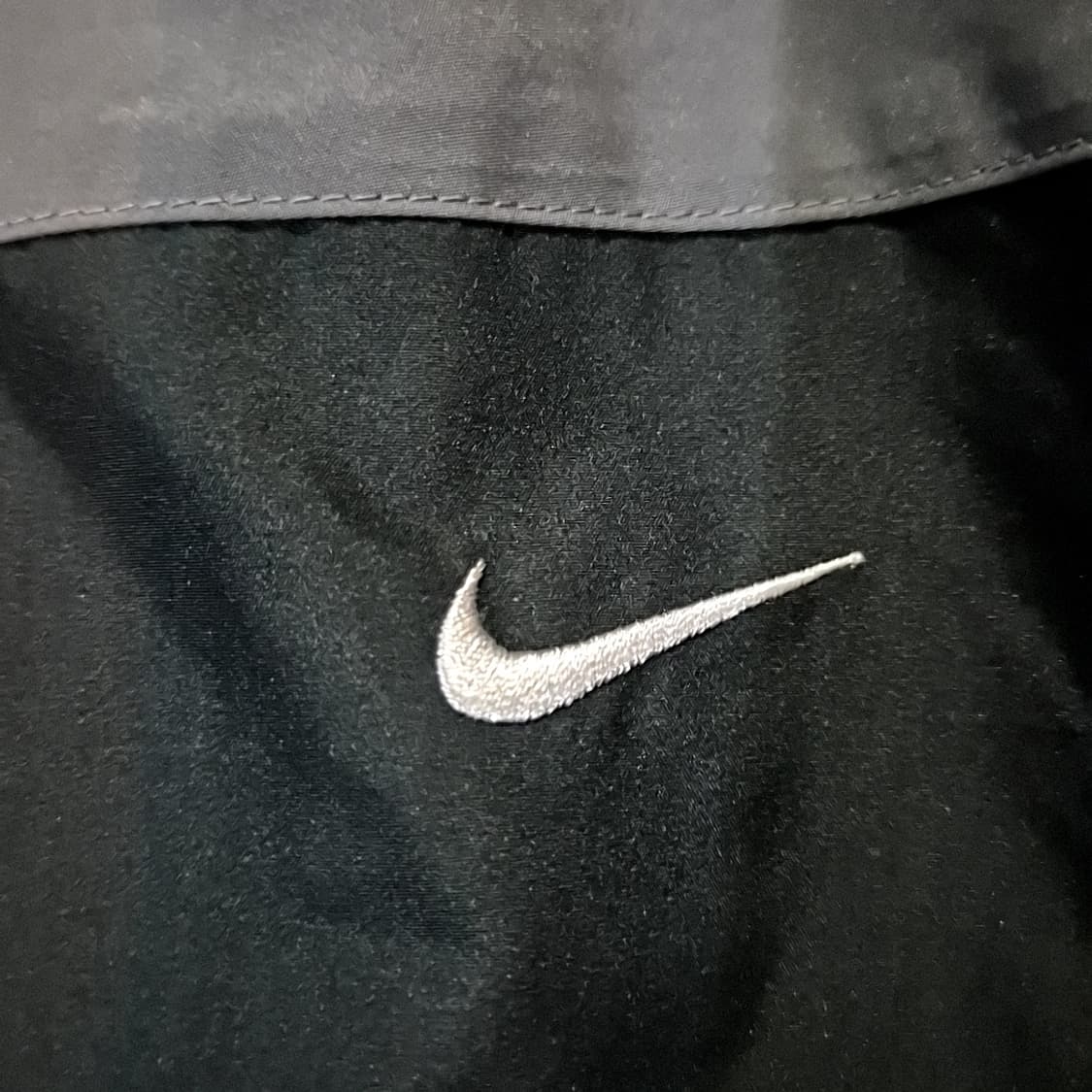 나이키 솔로스우시 바람막이 상품이미지3