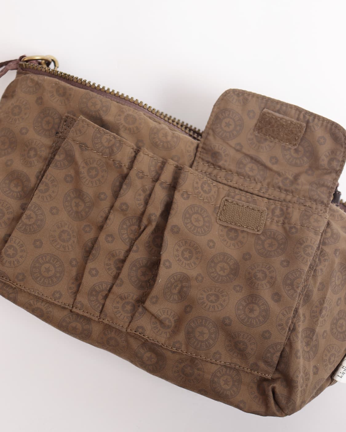 [KIPLING] 멀티 포켓 나일론 숄더백 (브라운) 상품이미지9