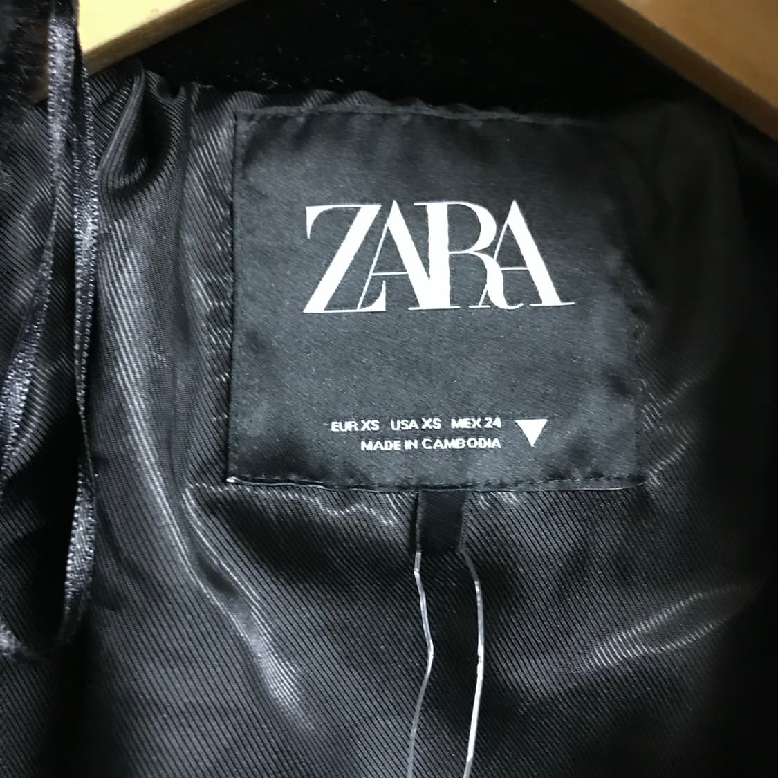 자라 택체상품 퍼 자켓 상품이미지3