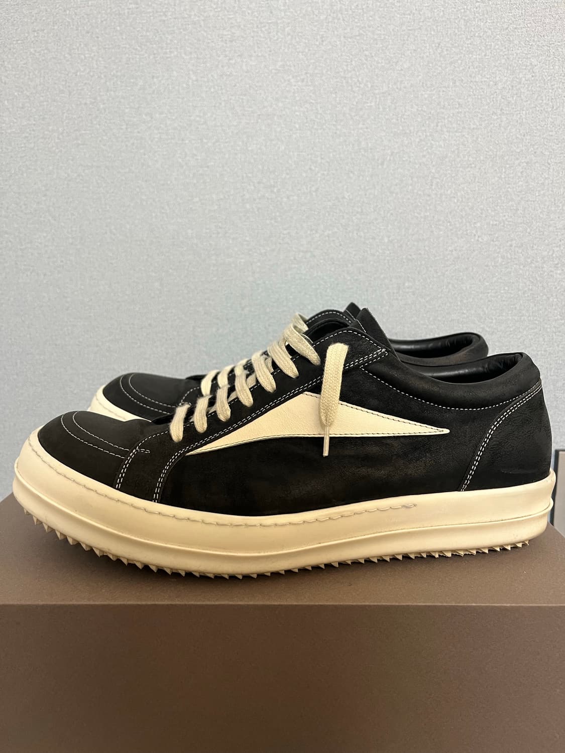 릭오웬스 룩소르 빈티지 스니커즈 블랙 EU44 상품이미지3