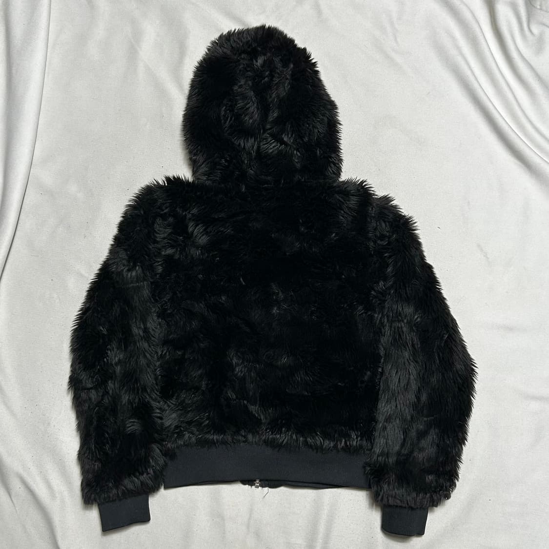 90 아디다스 여성용 블랙 아크릴 크롭 퍼 자켓 상품이미지3