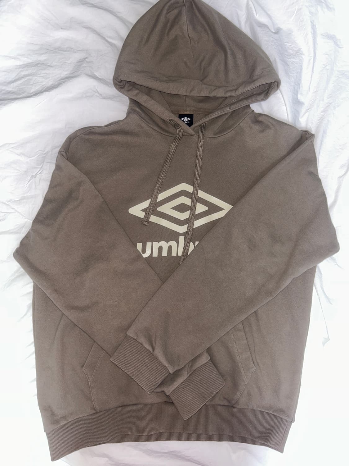 엄브로 에센셜 빅로고 후드티 고지베리 95 상품이미지1