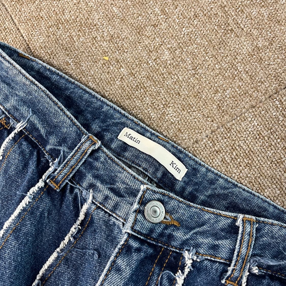  마뗑킴 커팅 루즈 디님팬츠 상품이미지5