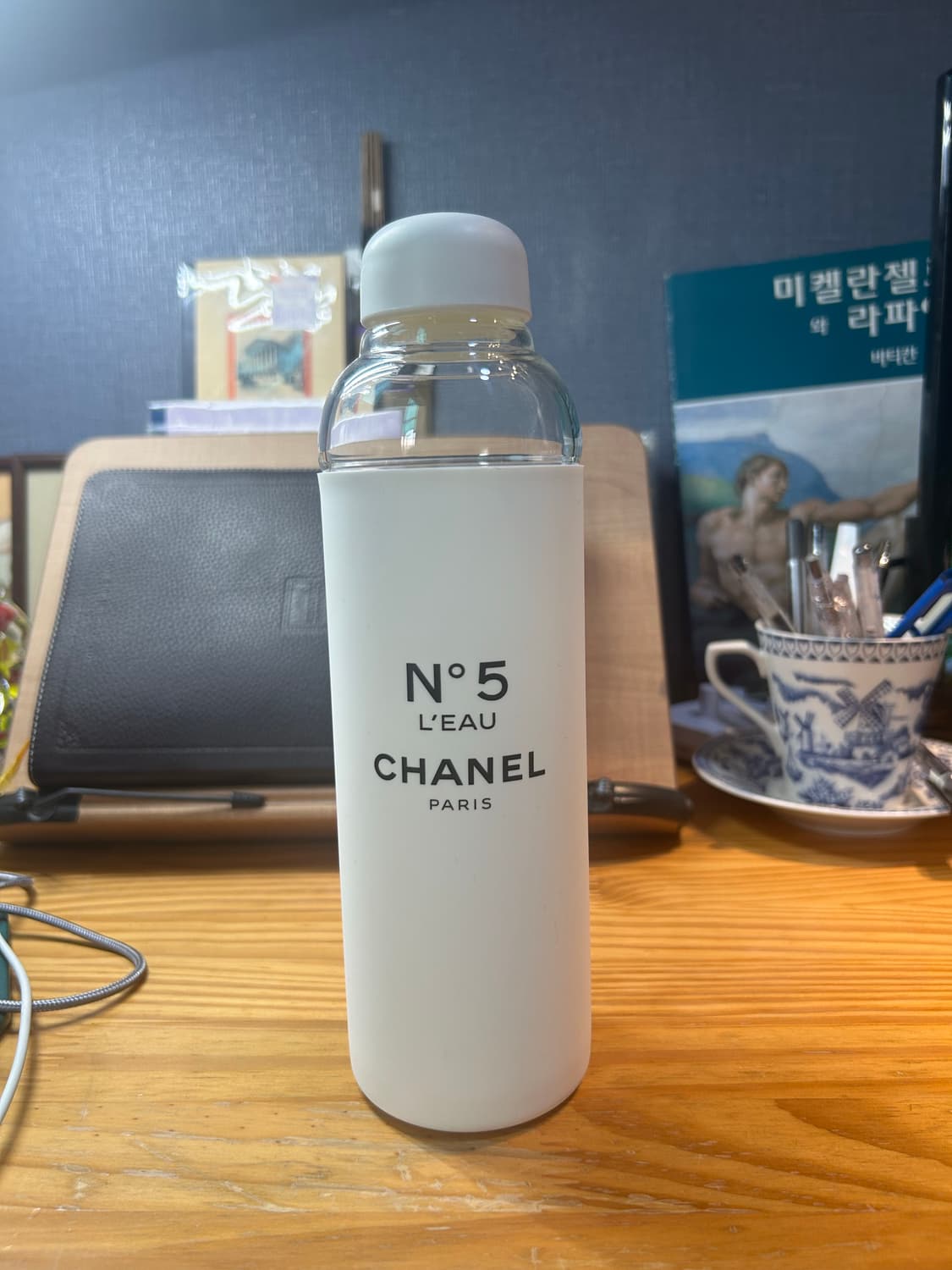 샤넬 글라스 보틀 상품이미지1