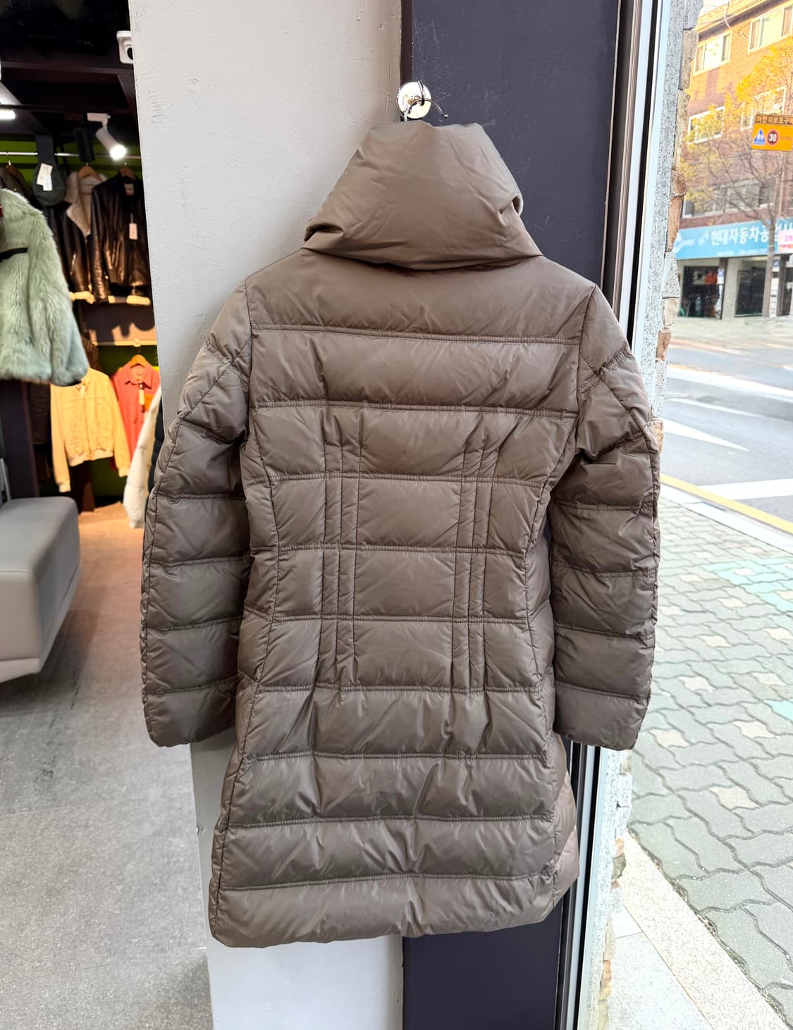 1/ 몽클레어 벨티드 와펜 구스다운 롱패딩 상품이미지9