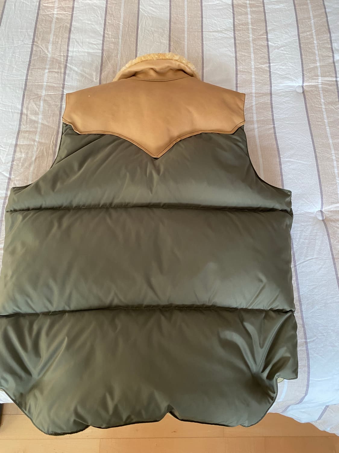 록키 마운틴 페더드 패딩 베스트 팝니다 상품이미지2