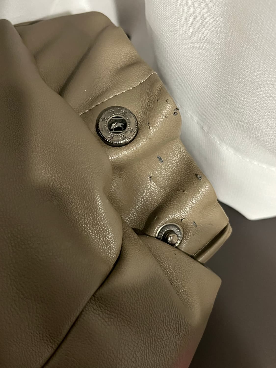 트리밍버드 레더 패딩 모카그레이 상품이미지6