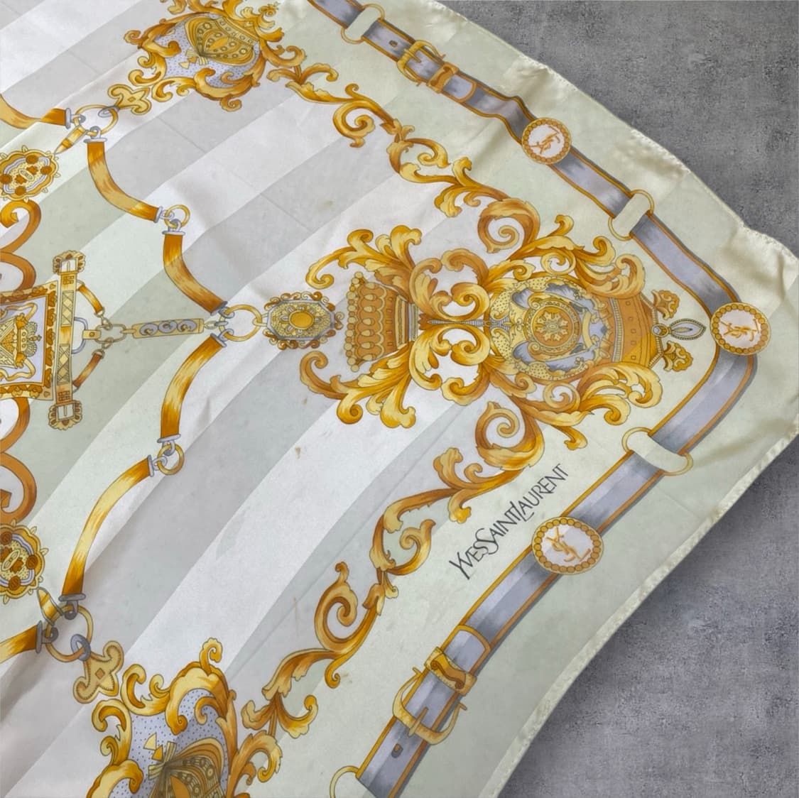 입생로랑 Yves Saint Laurent 골드 바로크 패턴 실크 스카프 상품이미지7