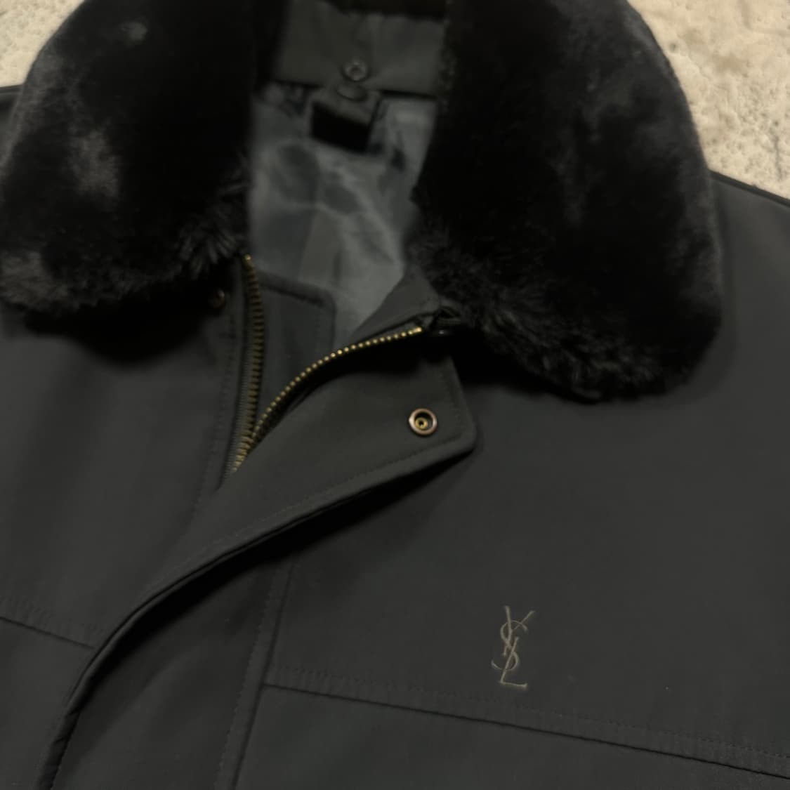 ✨ (바배) YSL 입생로랑 퍼 카라 블랙 코트 점퍼 상품이미지4