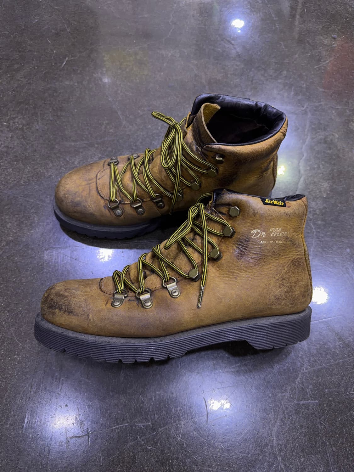 닥터마틴 홀트 하이킹 트래킹 워커 워크 부츠 250 상품이미지5