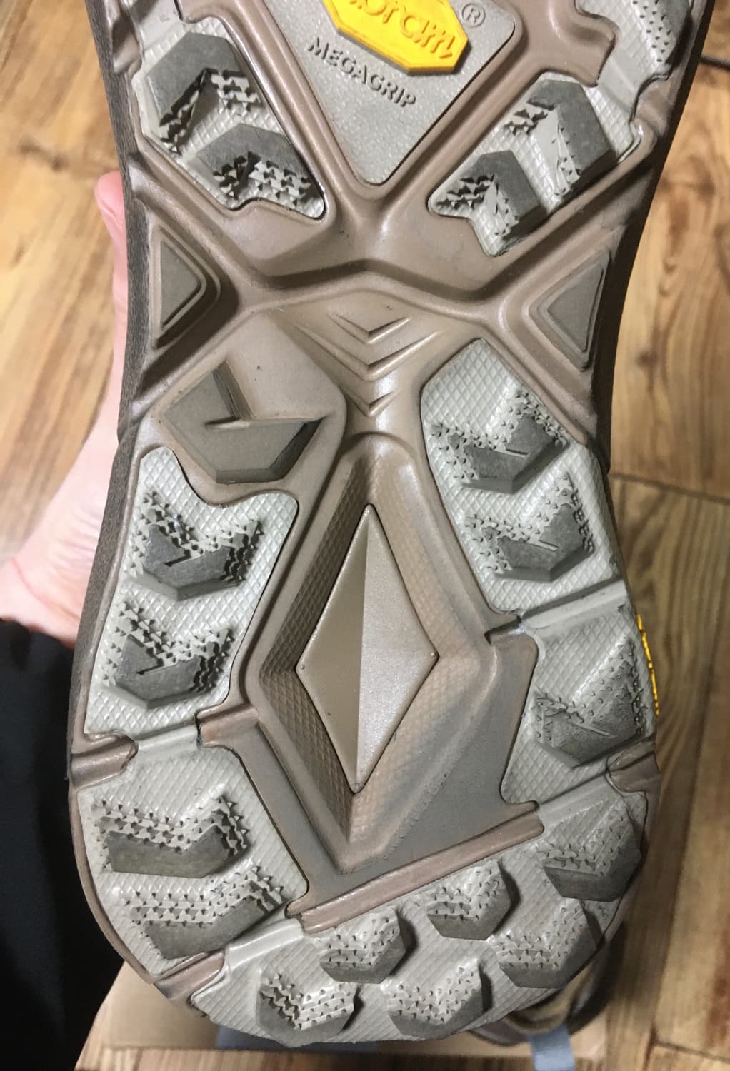 호카 새티스파이 마파테스피드4 라이트 러버 판매합니다 상품이미지7