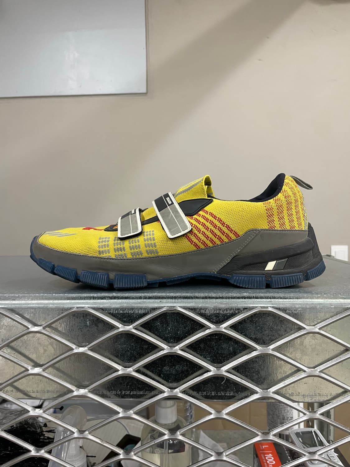 프라다 크로스섹션 스니커즈 옐로우 8 상품이미지1