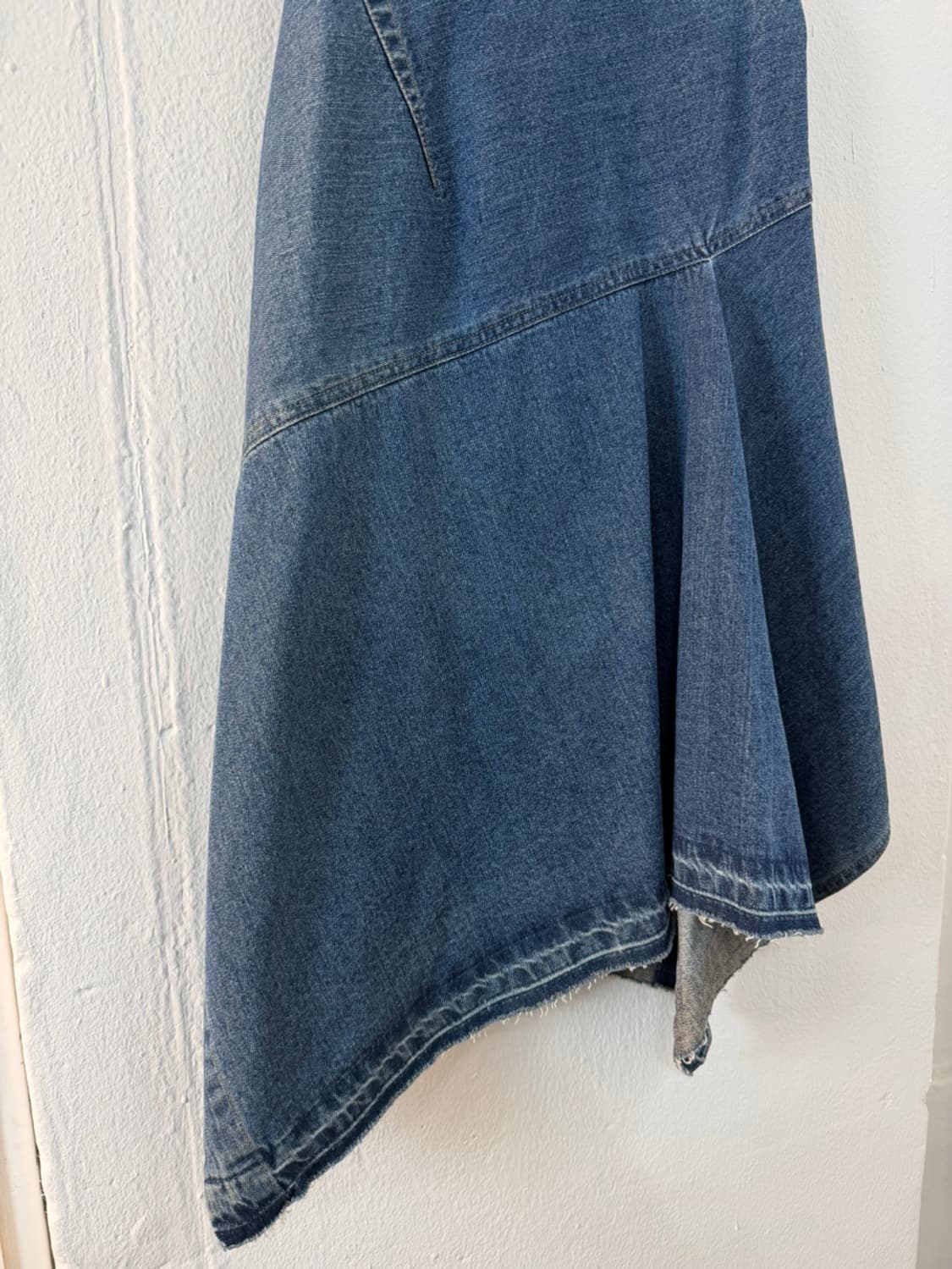 비비안 웨스트우드 비대칭 데님 스커트  상품이미지4